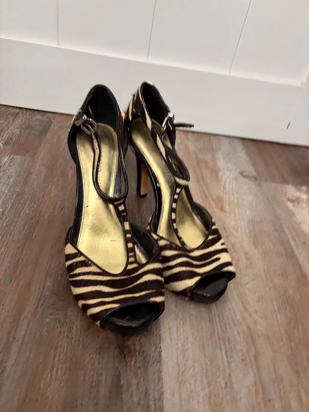 Antonio Melanie VINTAGE y2K Zebra hair tStrap heels black and white size 7.5 EUC